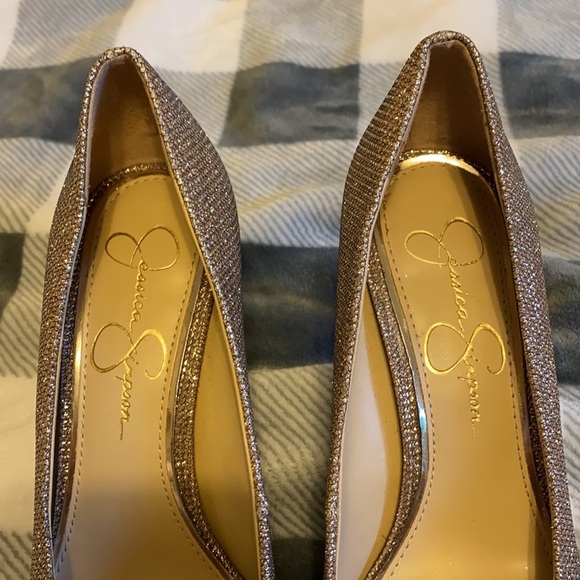 Jessica Simpson Glitter Pumps - Picture 4 of 8